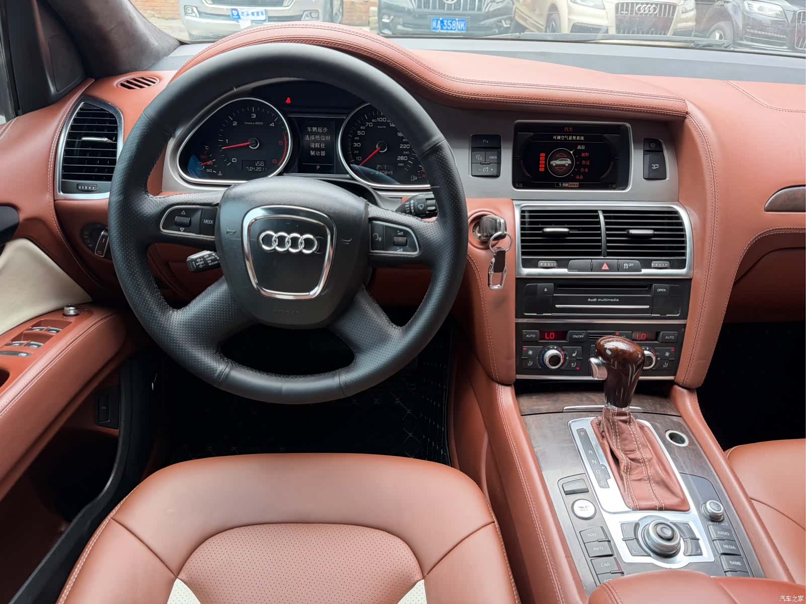 Audi Q7, 2012 10