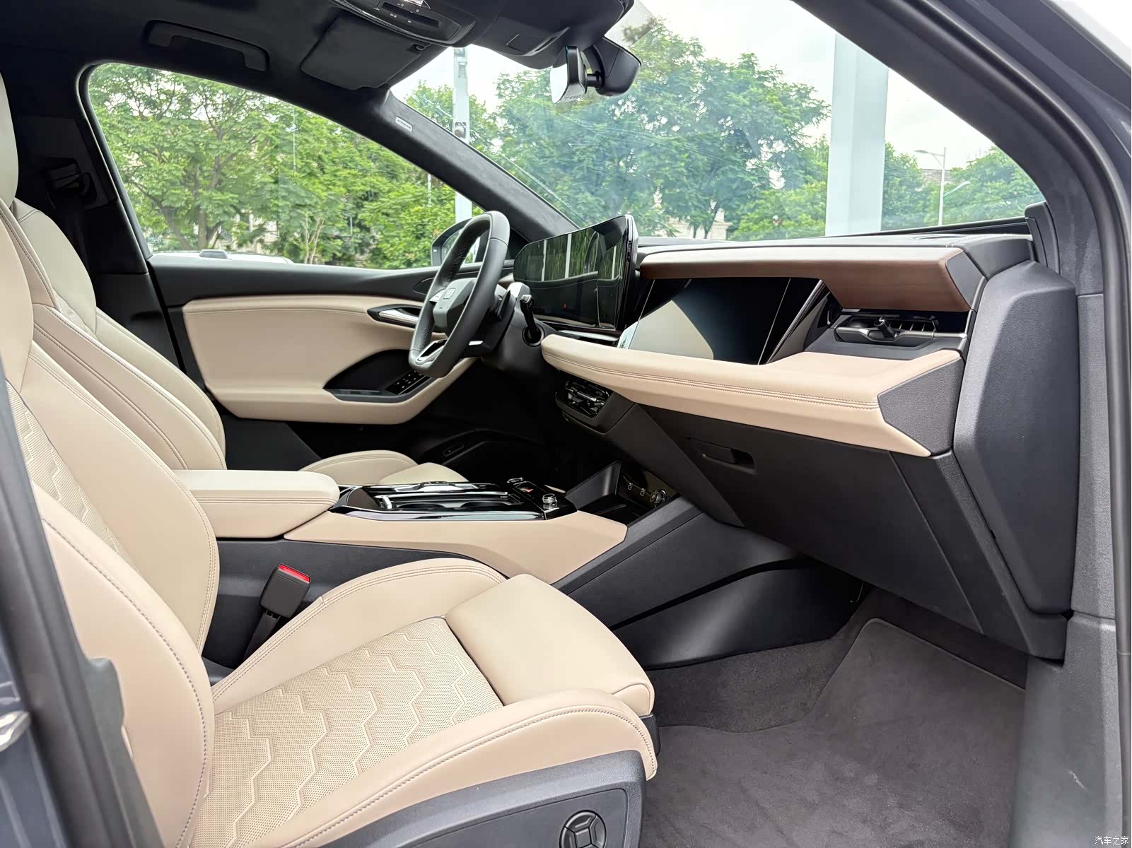 Audi e-tron, 2025 10