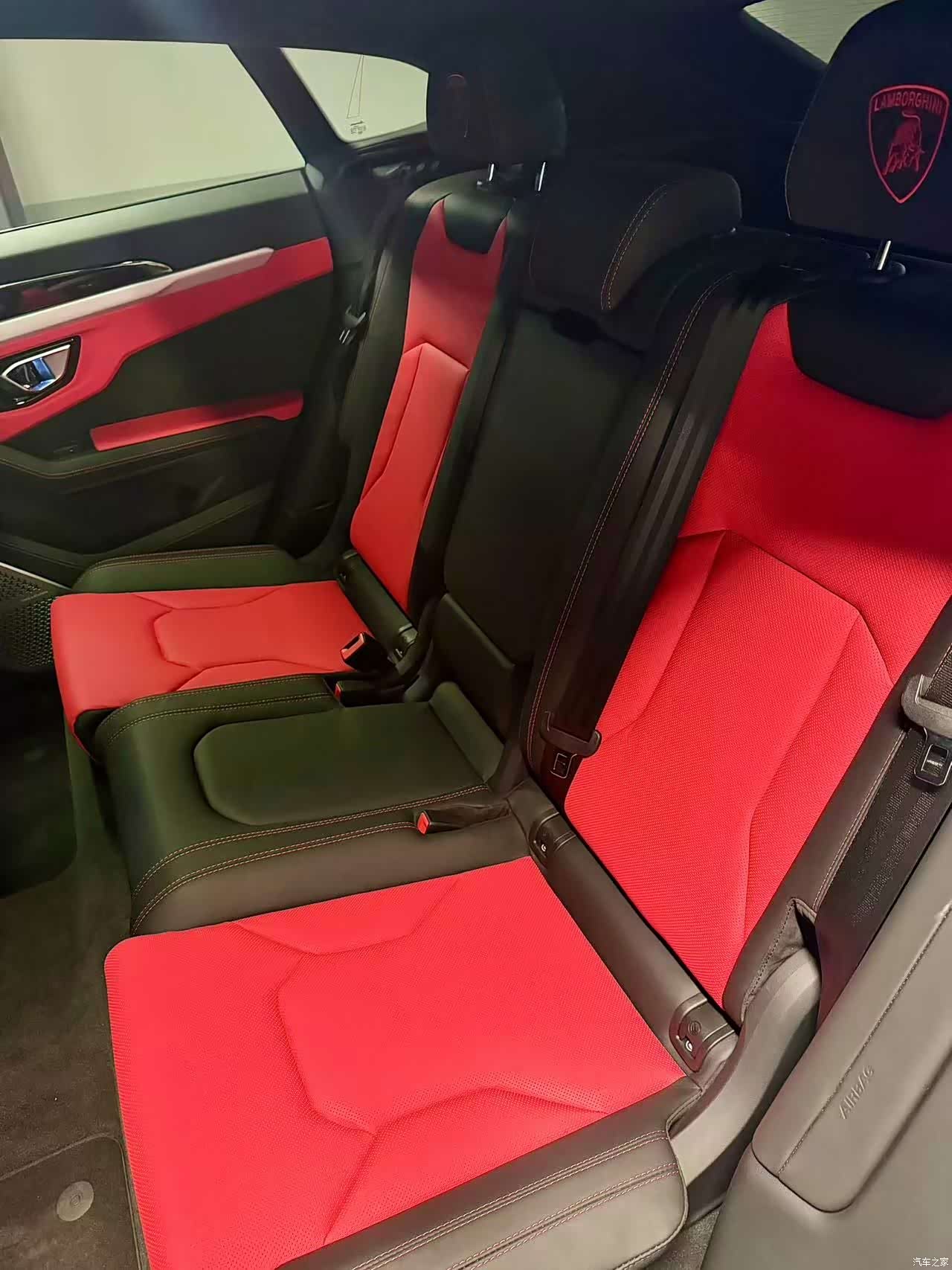 Lamborghini Urus, 2022 9