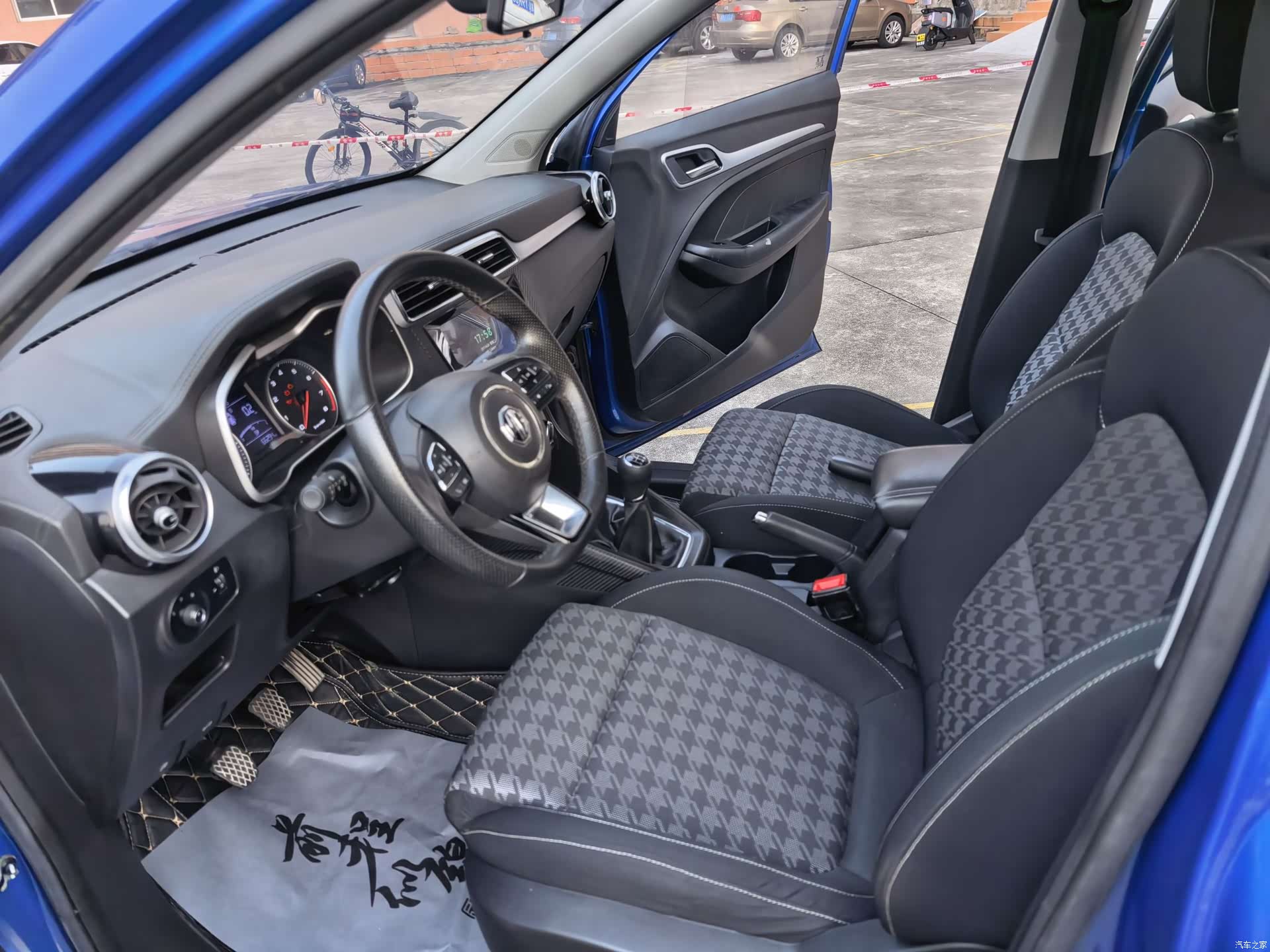MG ZS, 2019 15