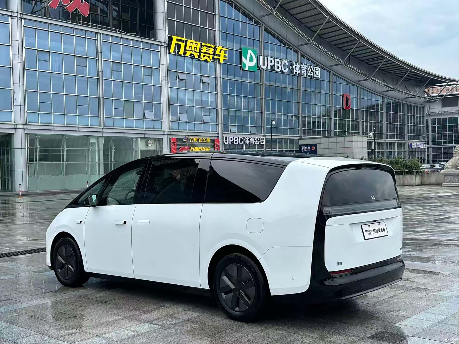 Li Auto MEGA, 2025 4