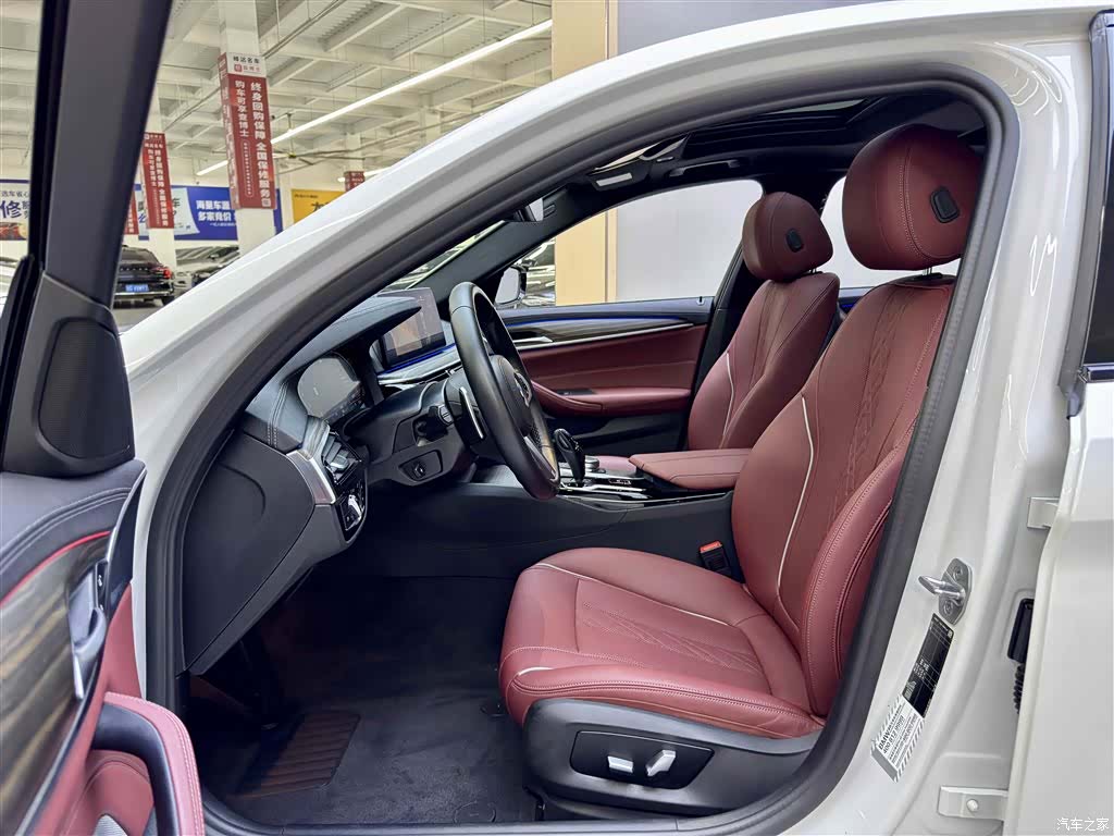 BMW 5 Series, 2022 8