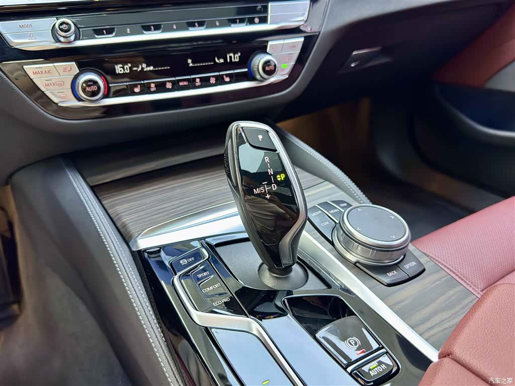 BMW 5 Series, 2022 16