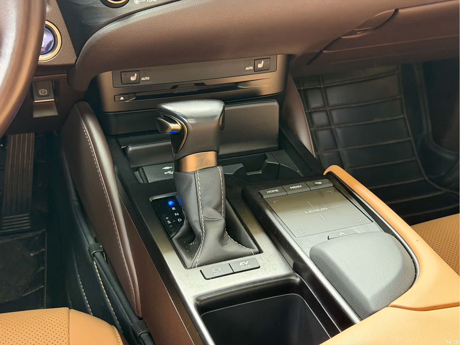 Lexus ES, 2021 13