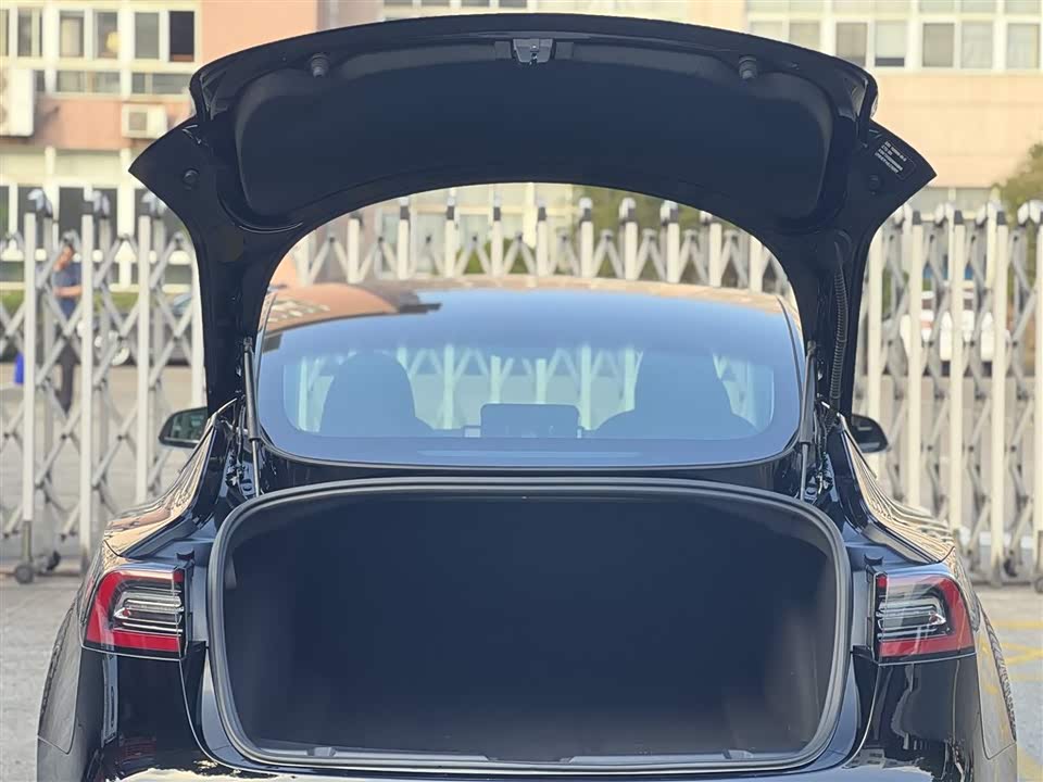 Tesla Model 3 Tesla Model 3