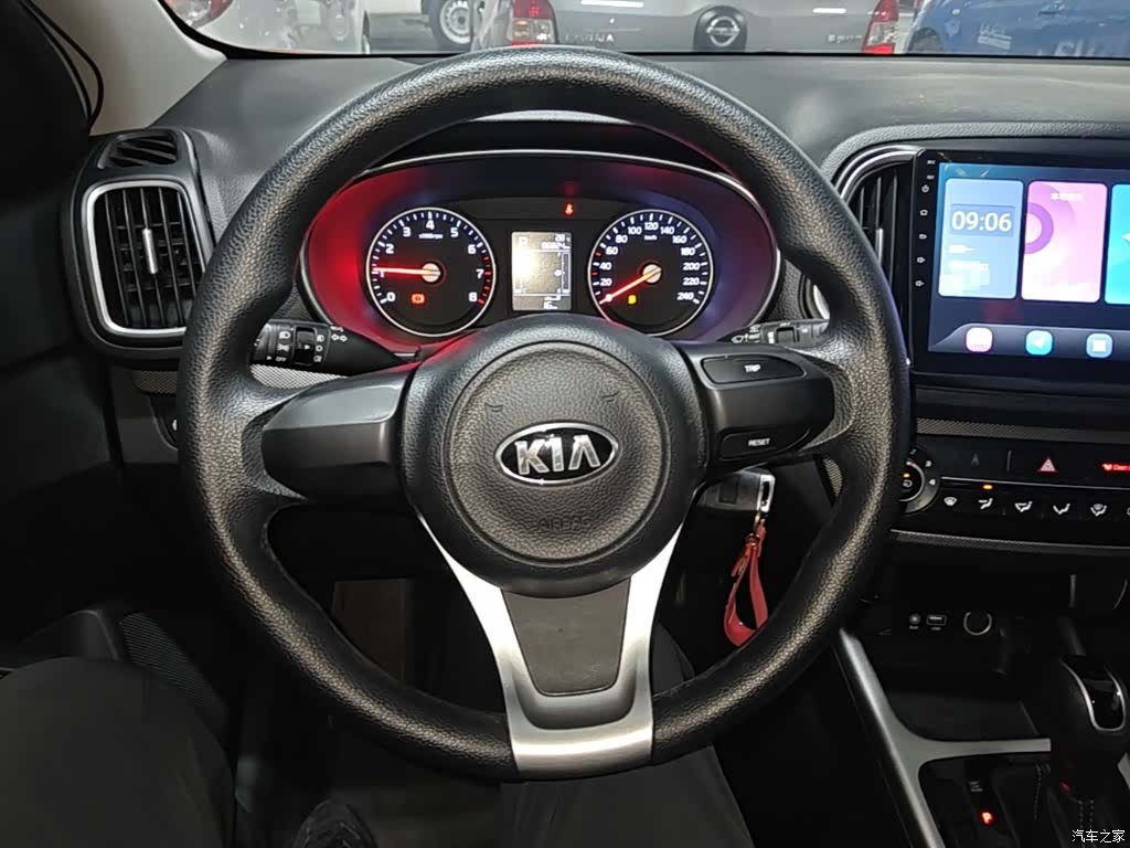 Kia KX3, 2018 11