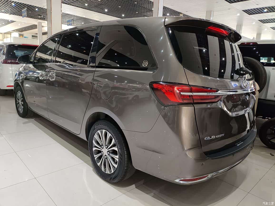Buick GL8, 2020 3