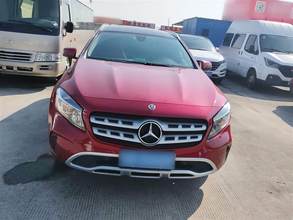 Mercedes-Benz GLA