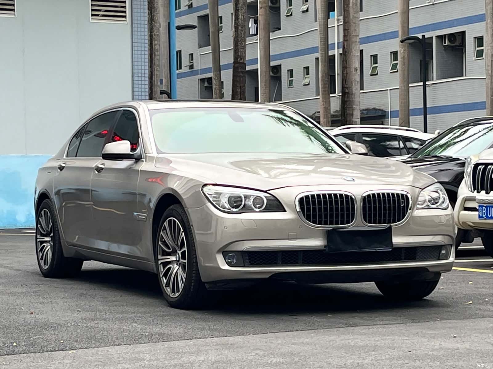 BMW 7 Series, 2011 3
