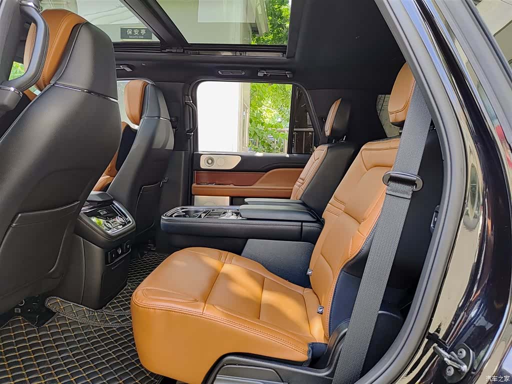 Lincoln Navigator, 2021 8