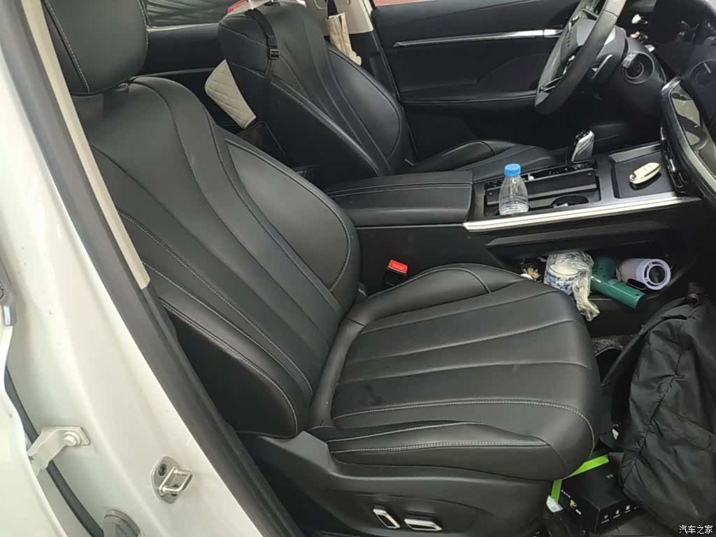 Roewe RX5, 2022 25