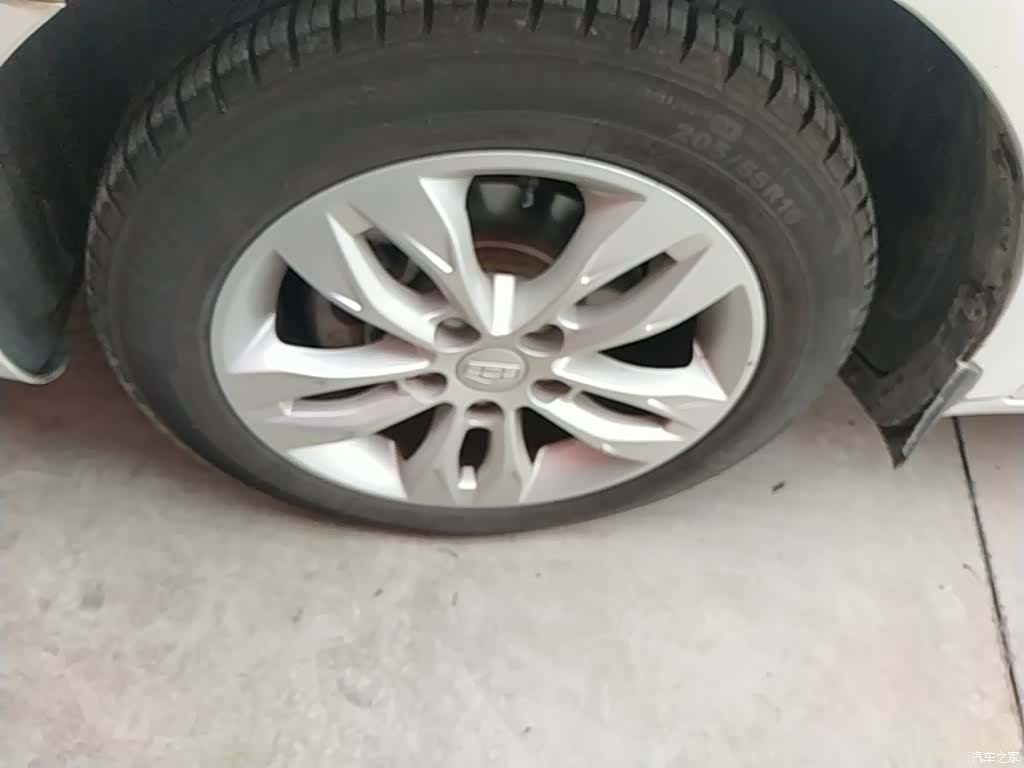 Geely Emgrand, 2015 23