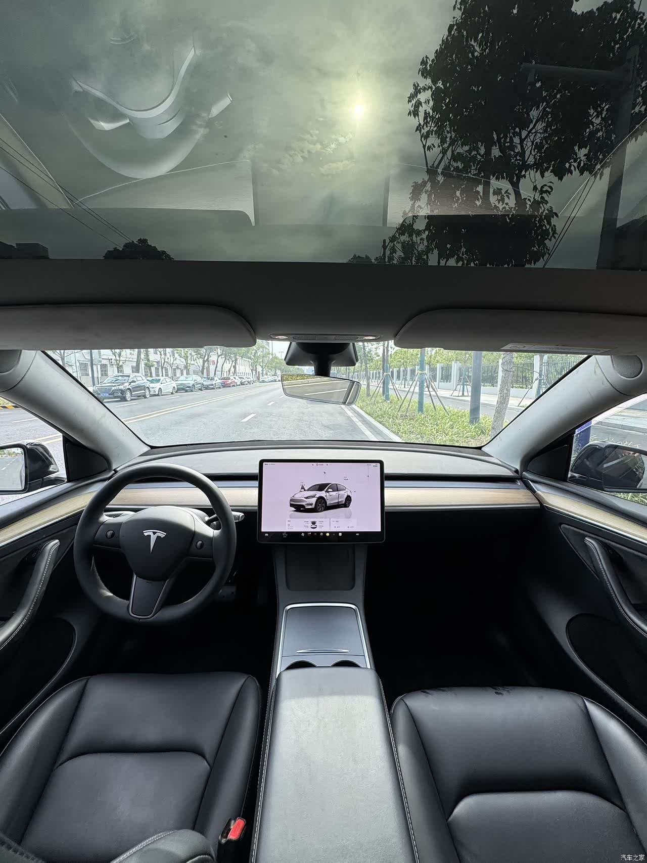 Tesla Model Y, 2022 все фото