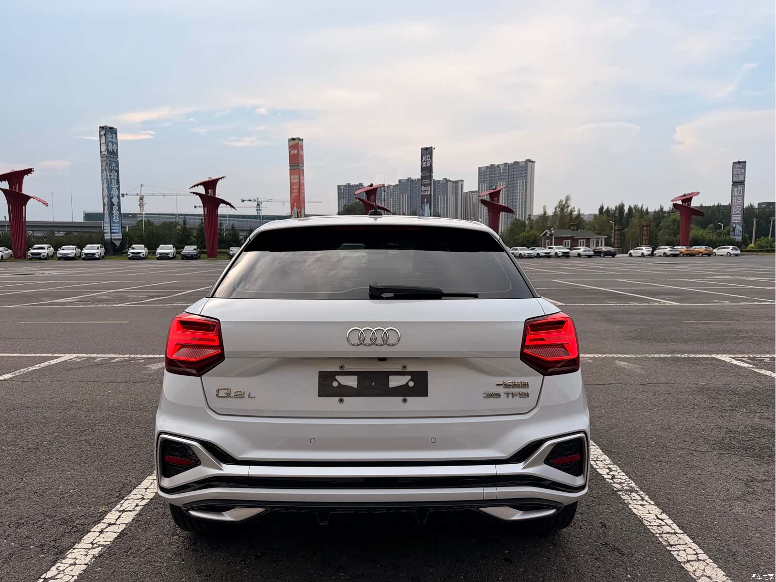 Audi Q2L, 2022 все фото