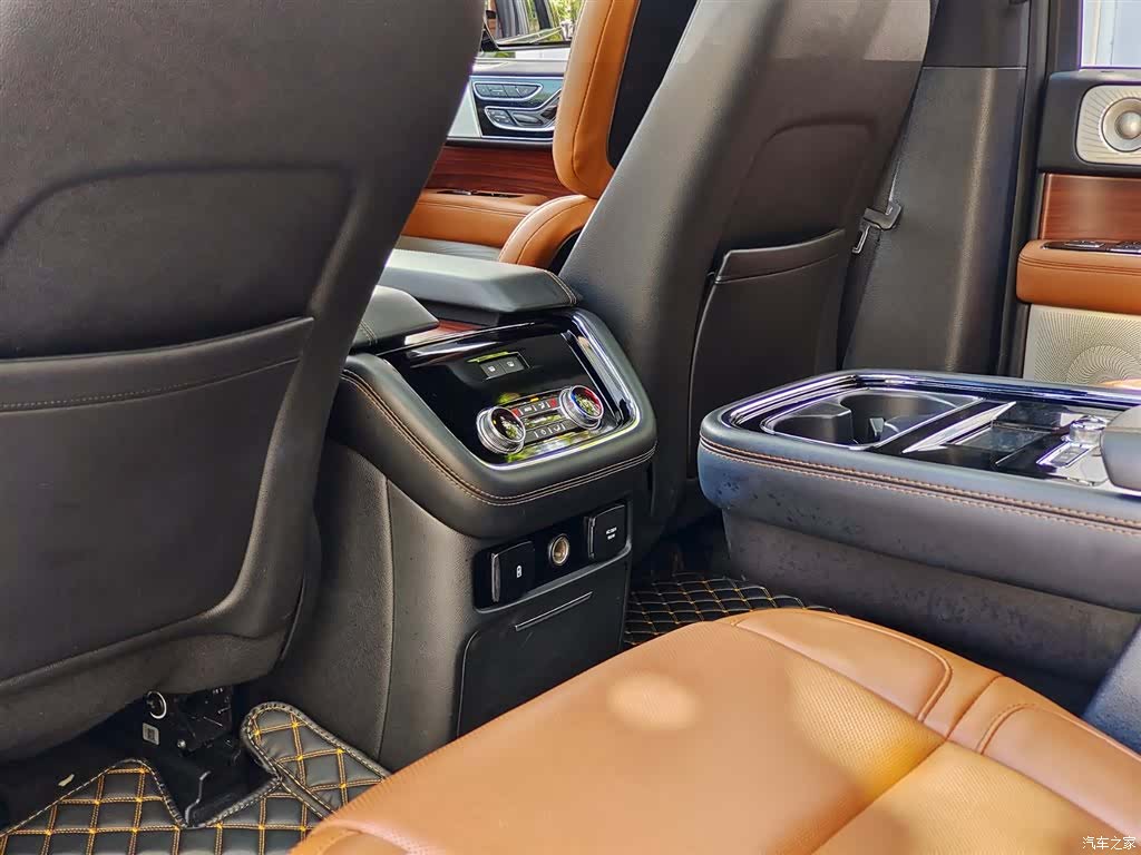 Lincoln Navigator, 2021 9