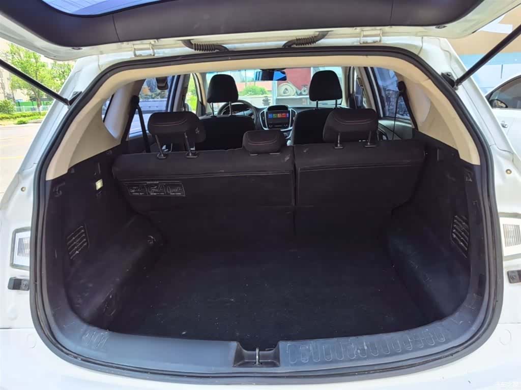 Wuling 560, 2016 19