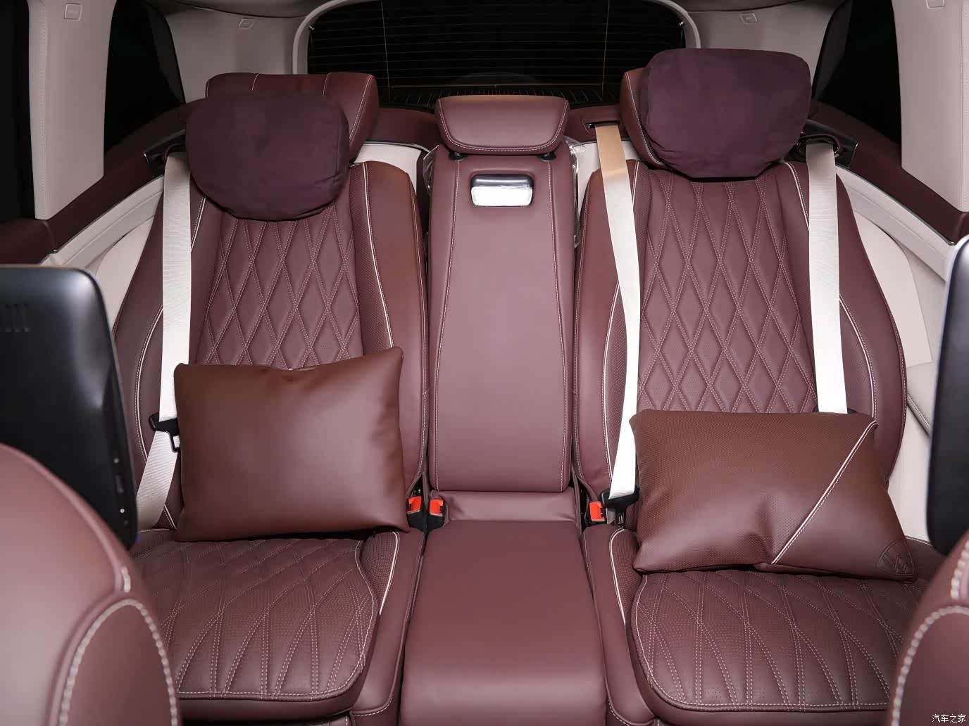 Maybach GLS, 2024 9