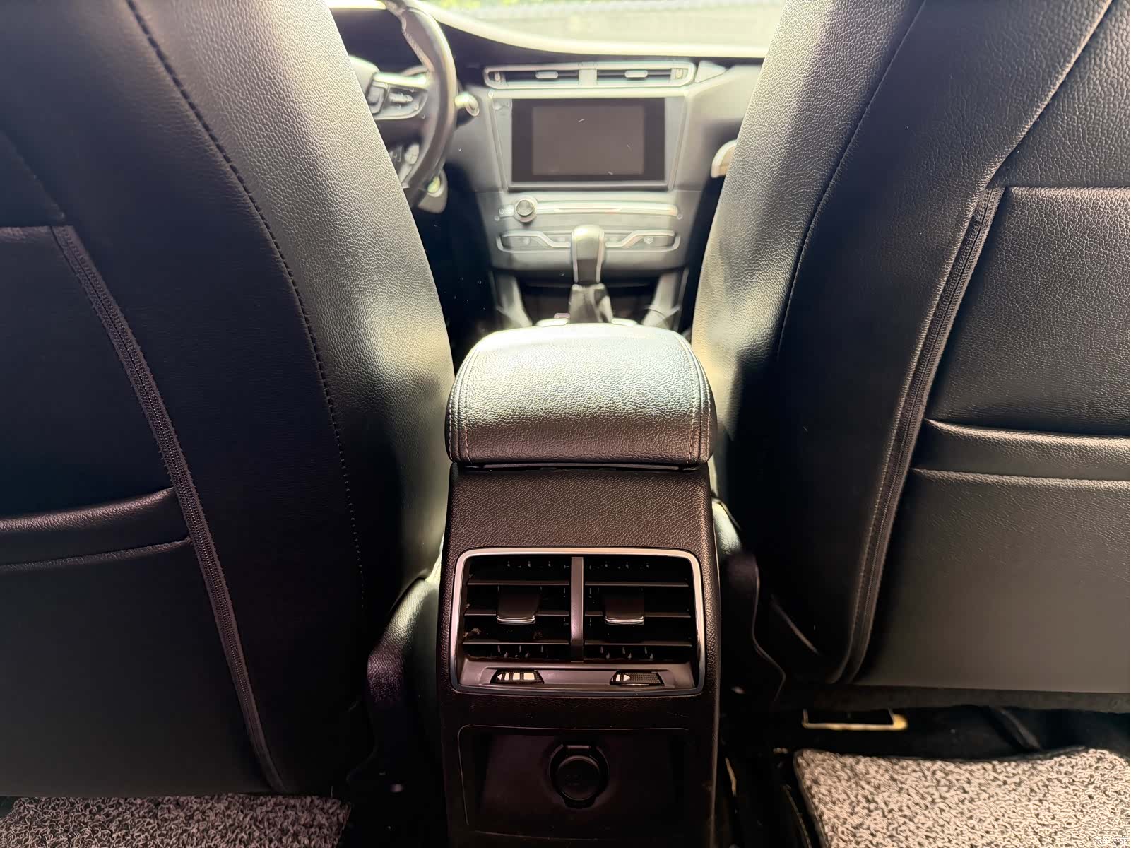 Peugeot 408, 2017 11