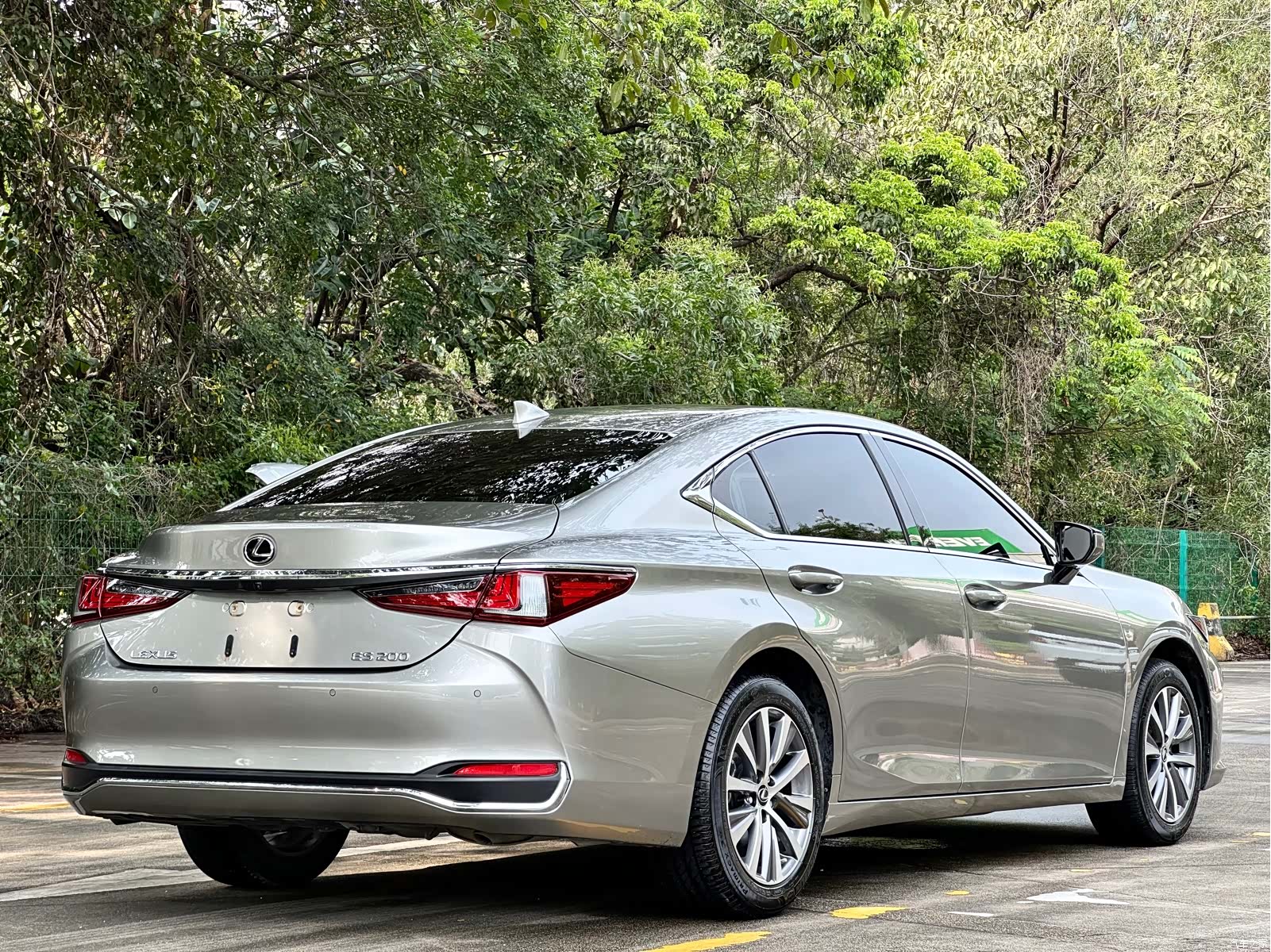 Lexus ES, 2021 11