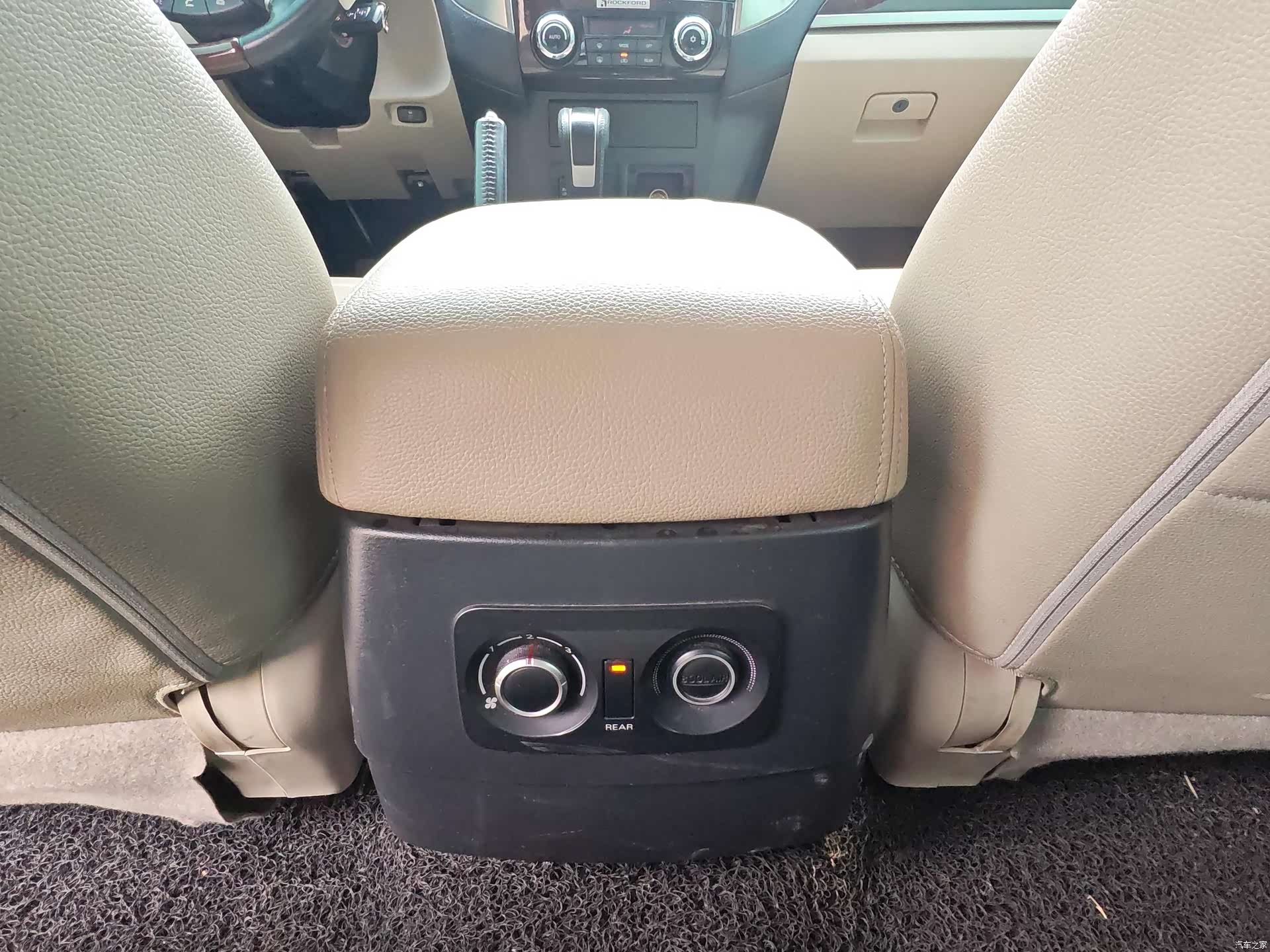 Mitsubishi Pajero, 2019 9