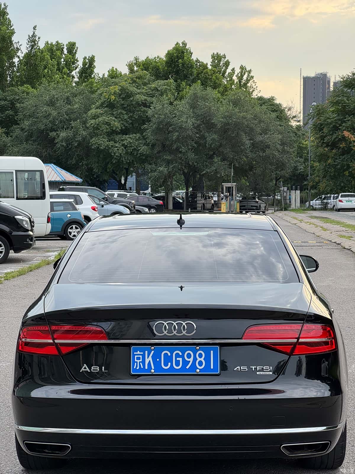 Audi A8L, 2016 11