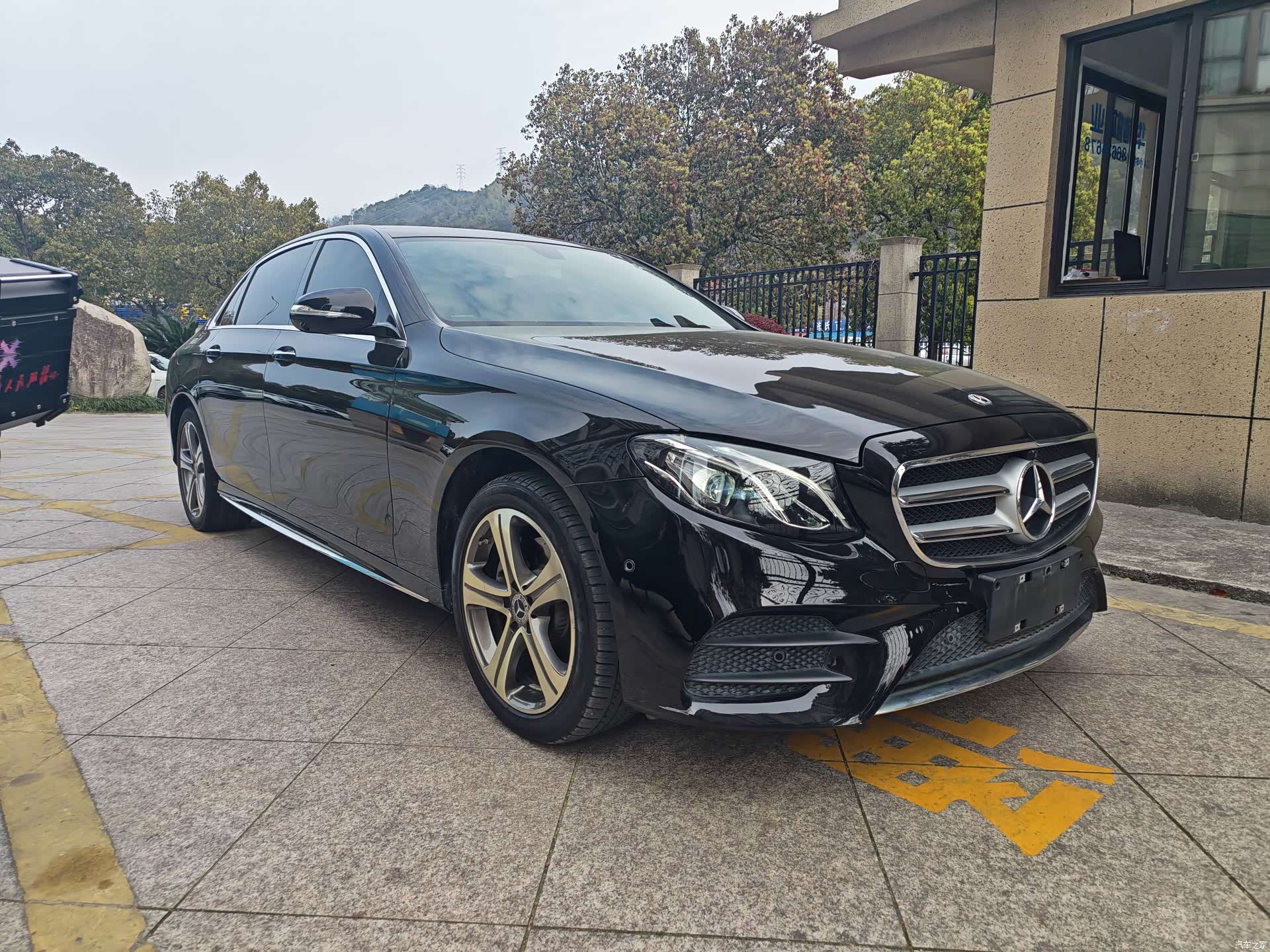 Mercedes-Benz E-Class, 2020 3