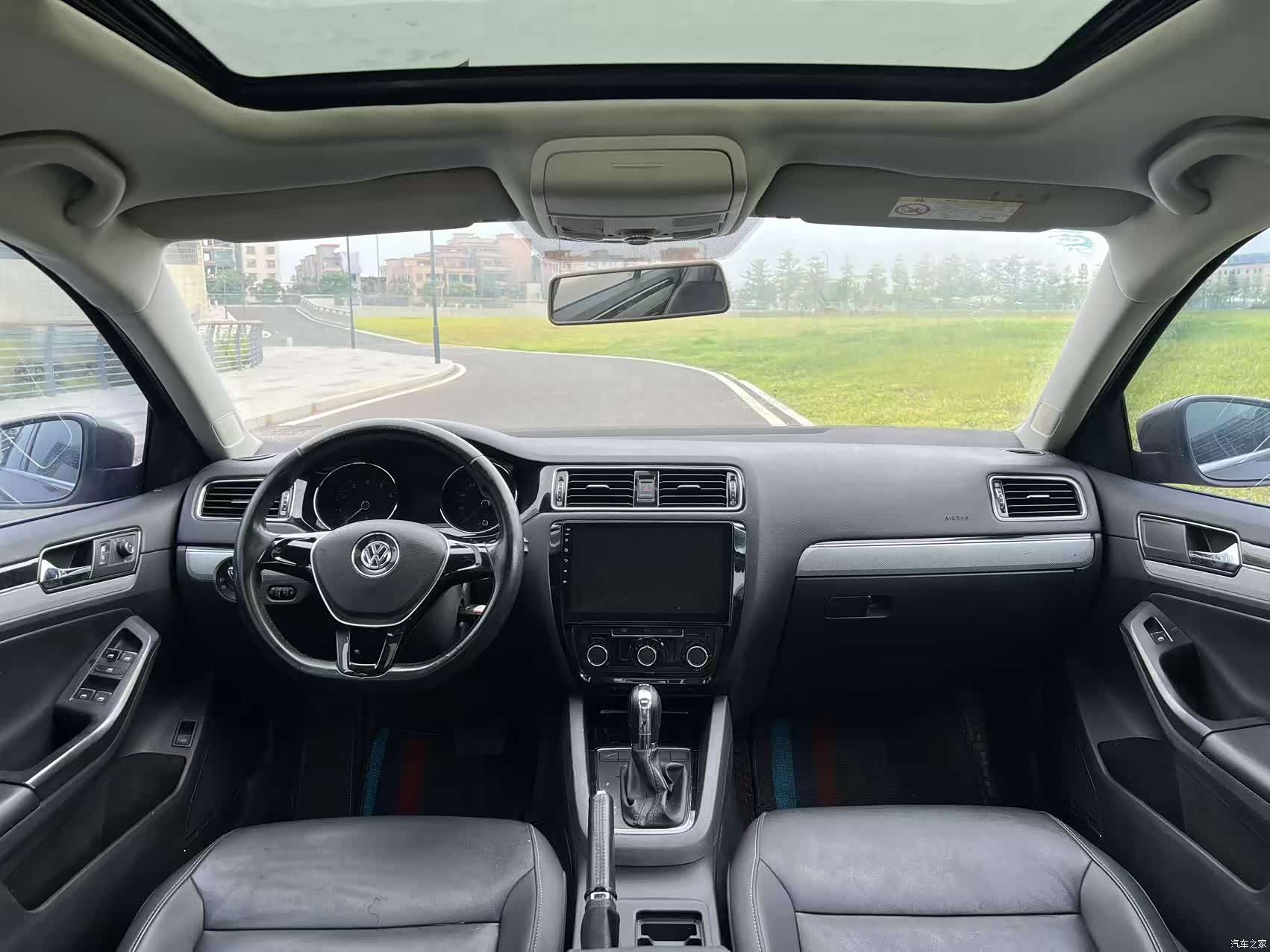 Volkswagen Sagitar, 2016 7