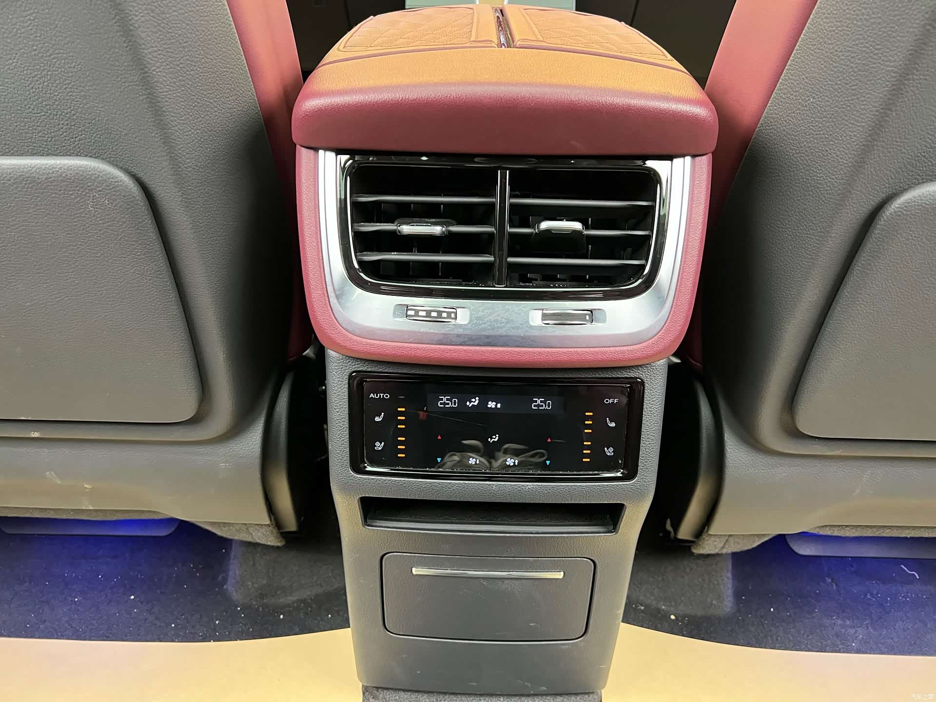Hongqi E-HS9, 2023 28
