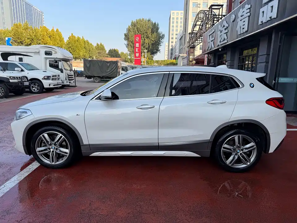 BMW X2