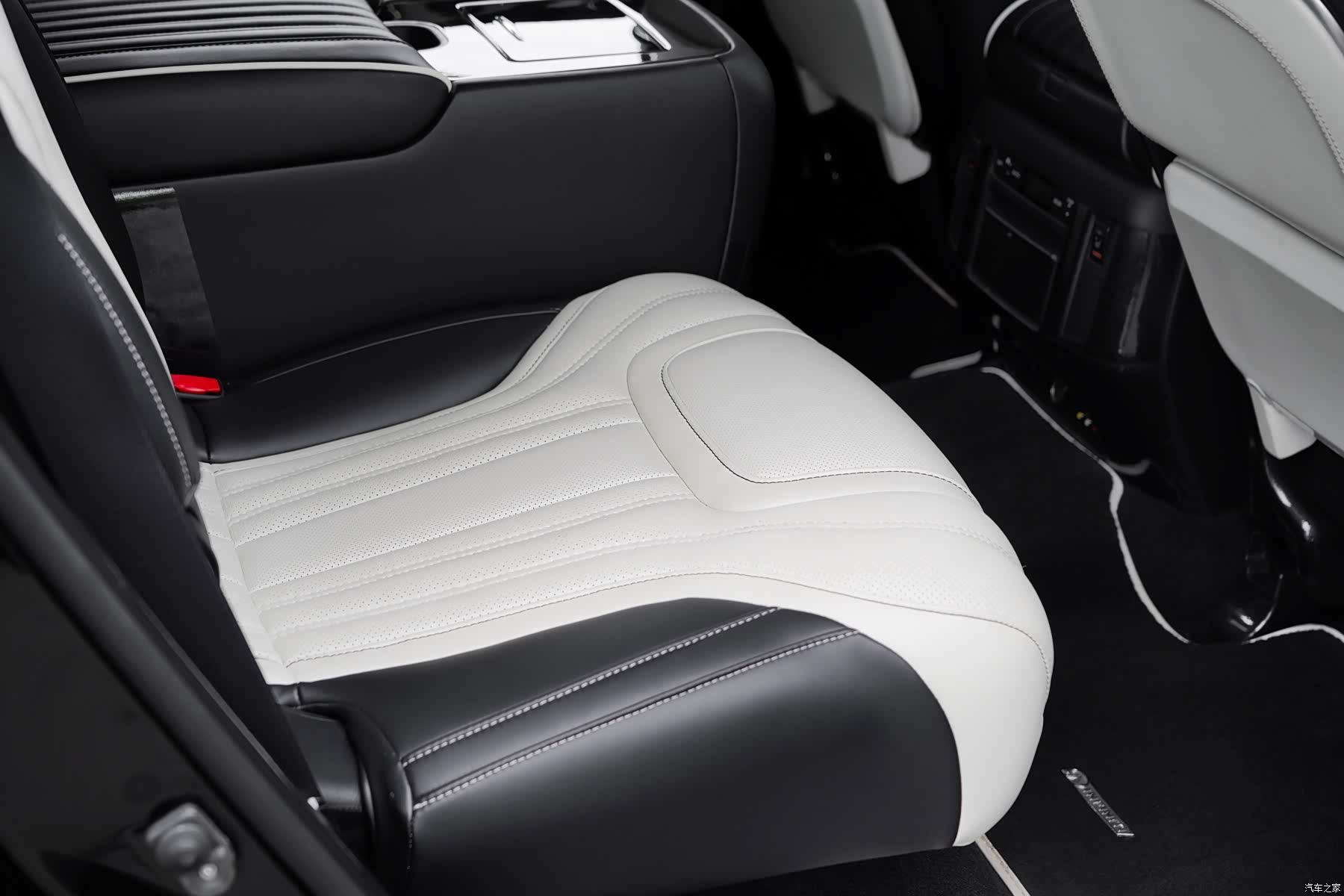 Infiniti QX80, 2016 30