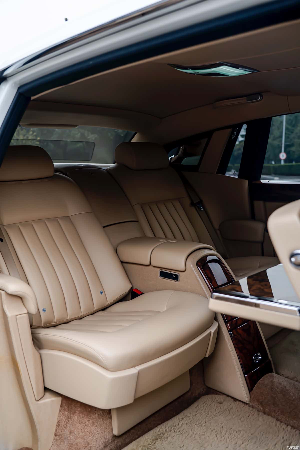 Rolls-Royce Phantom, 2011 10