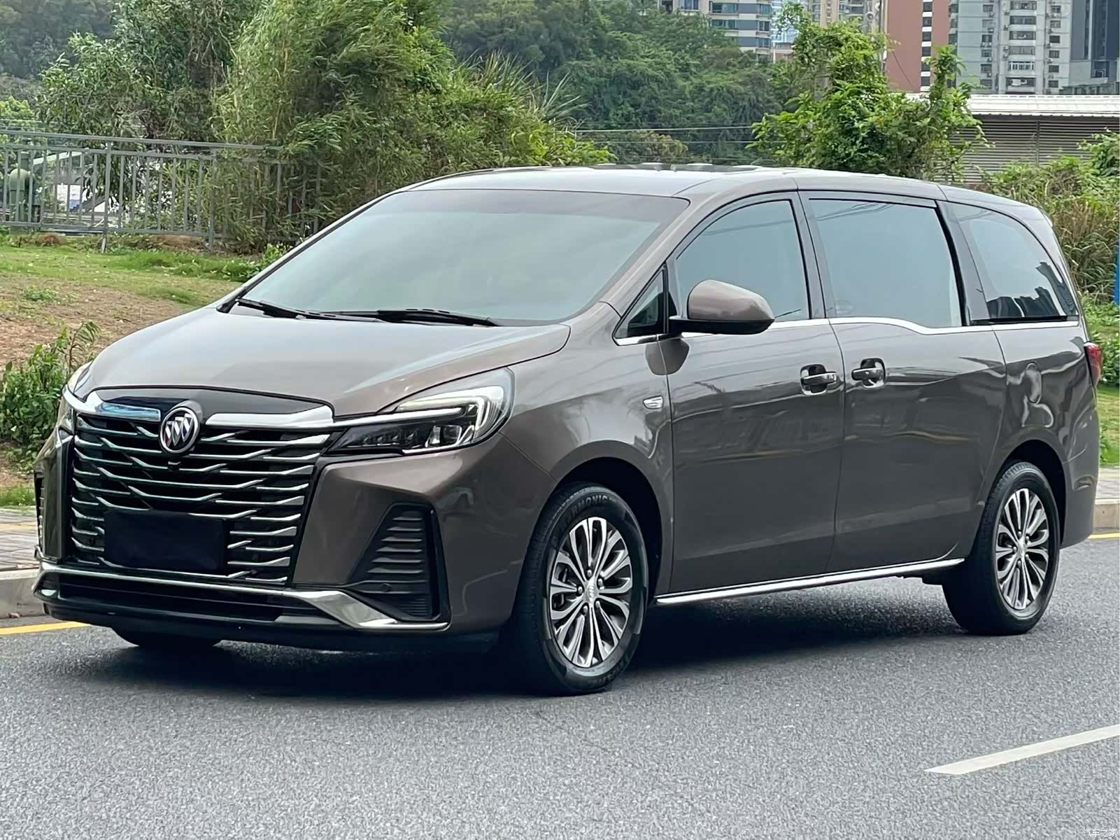 Buick GL8, 2023 1