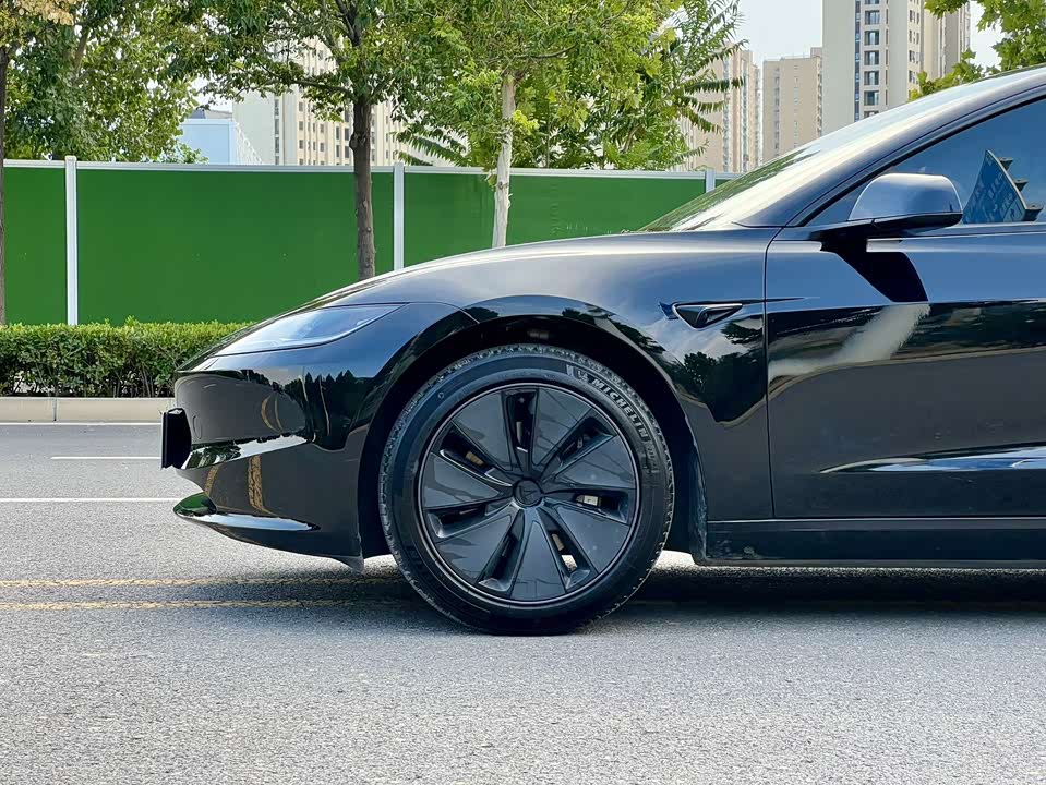 Tesla Model 3 Tesla Model 3