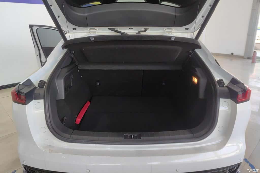 Bestune B70, 2023 4