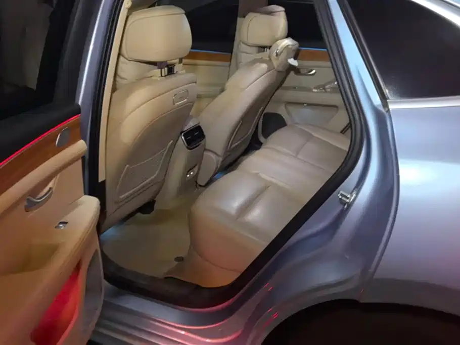 AITO Ask the world M5