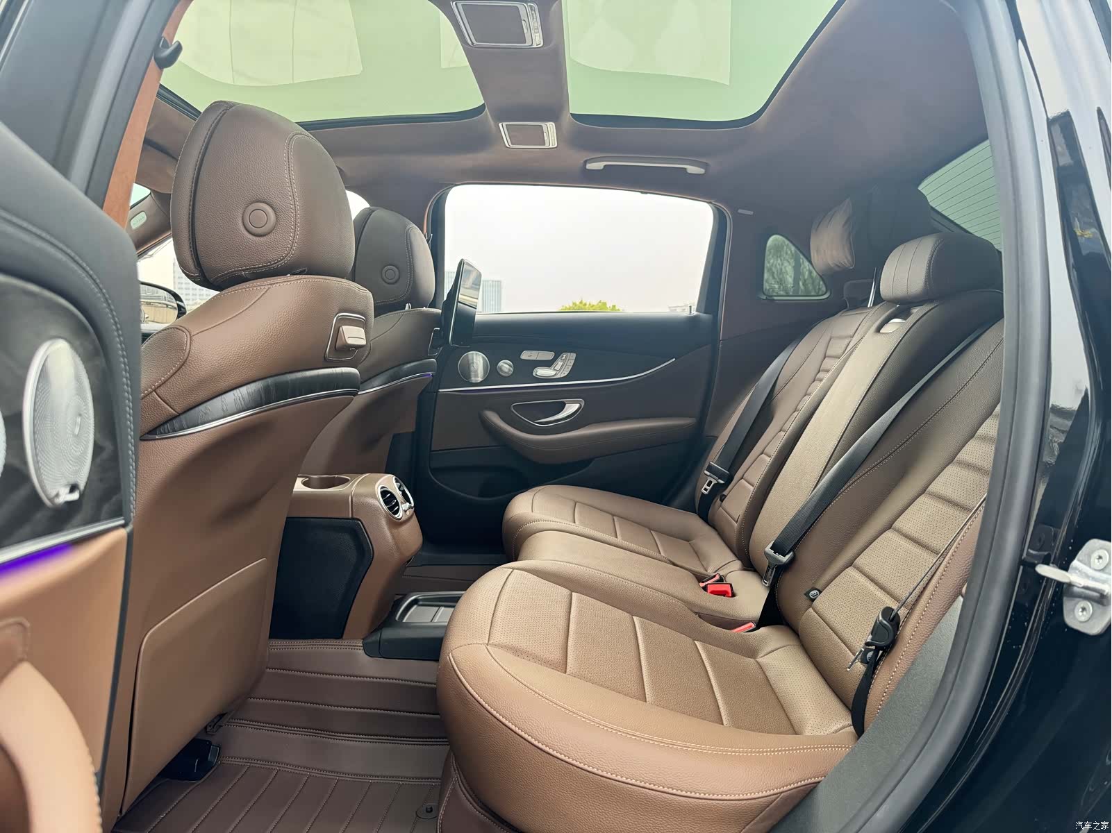 Mercedes-Benz E-Class, 2019 7
