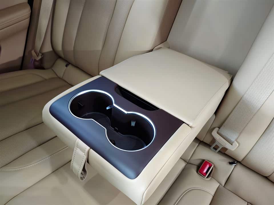 AITO Ask the world M7