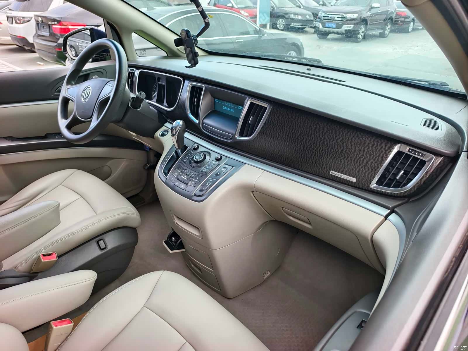 Buick GL8, 2011 11