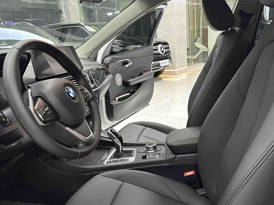 BMW 1 Series 2022, фото 14