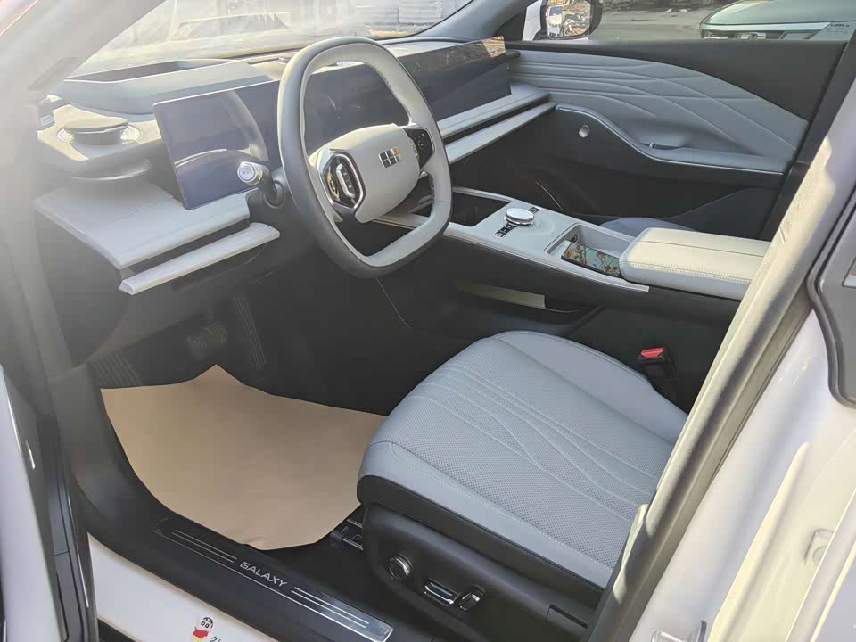 Geely Galaxy Galaxy E8