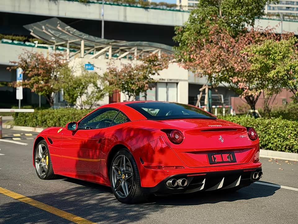 Ferrari California T