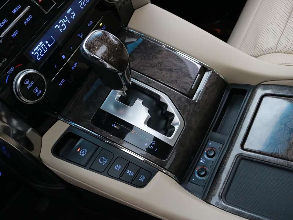 Toyota Elfa