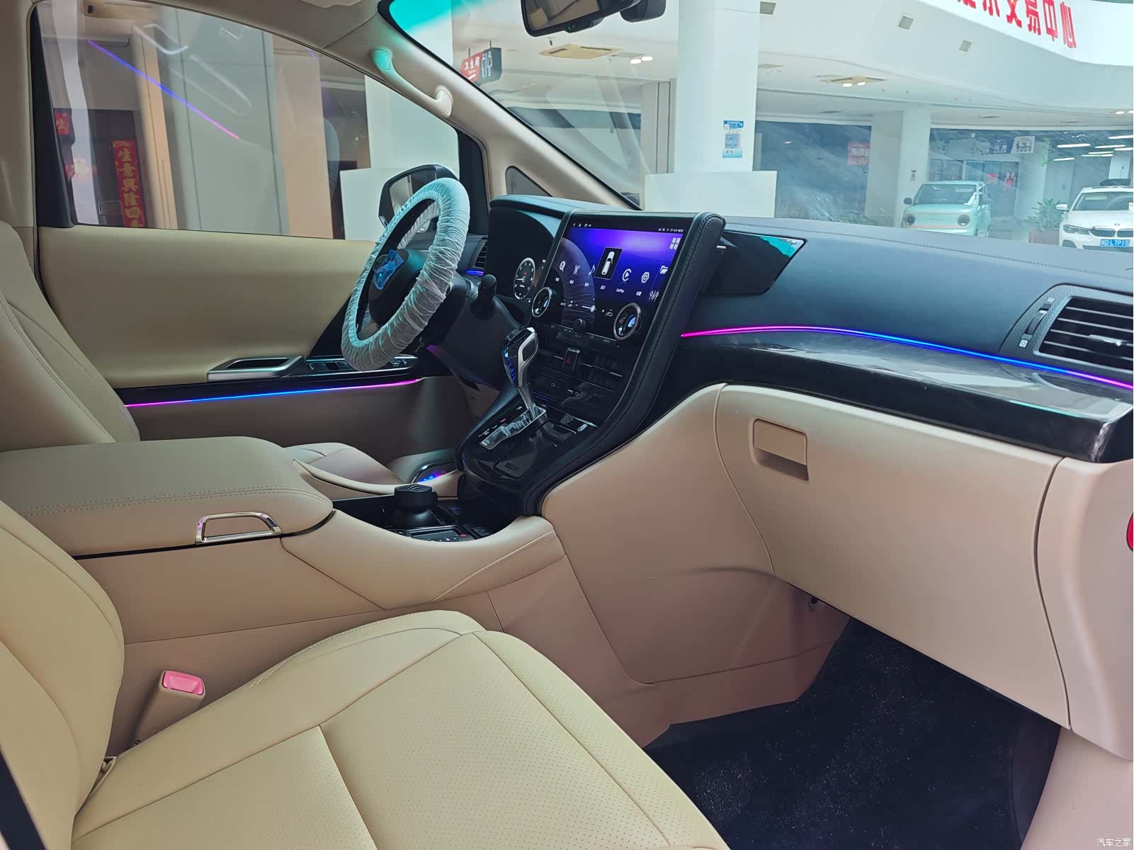 Toyota Alphard, 2013 11