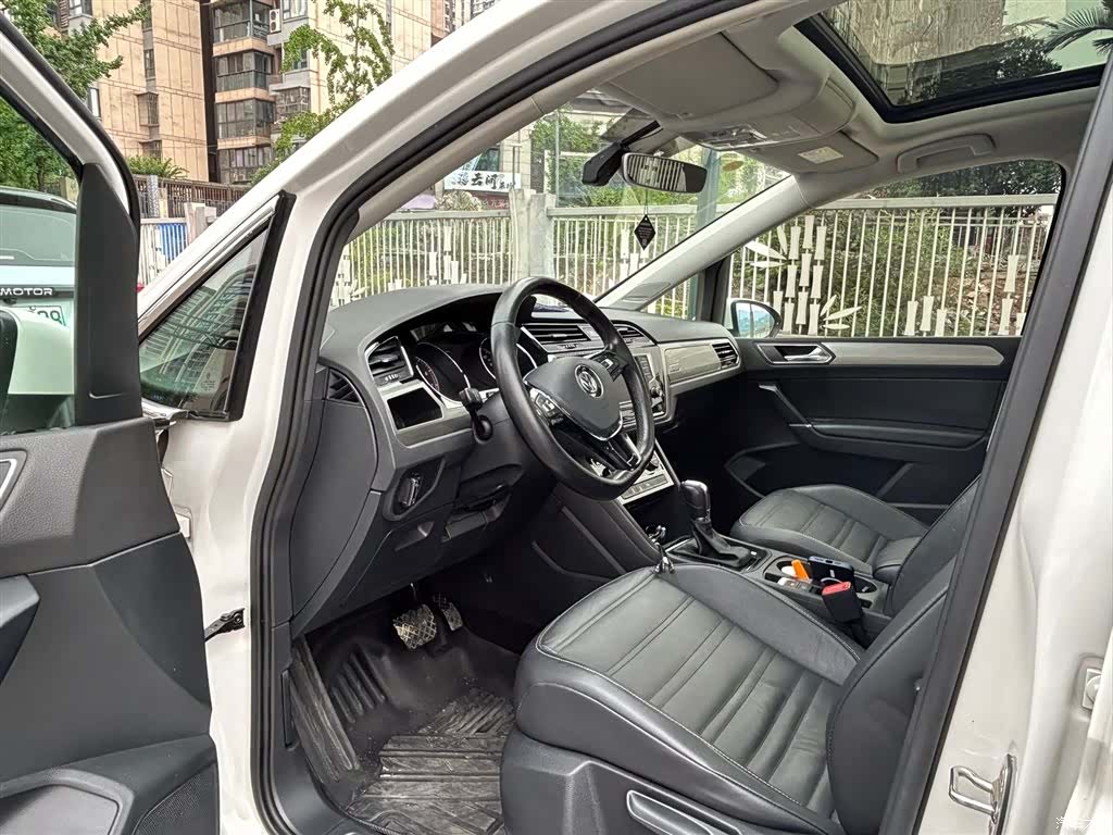 Volkswagen L, 2017 9