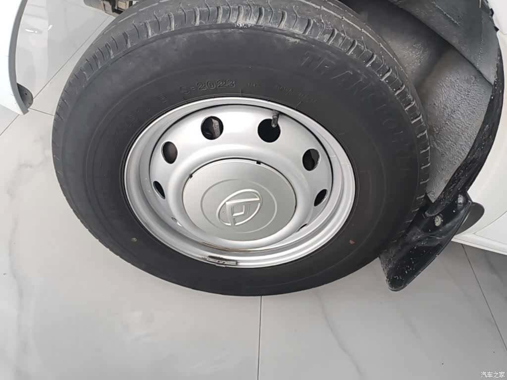 Maxus V80, 2024 23