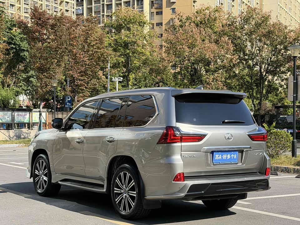 Lexus LX