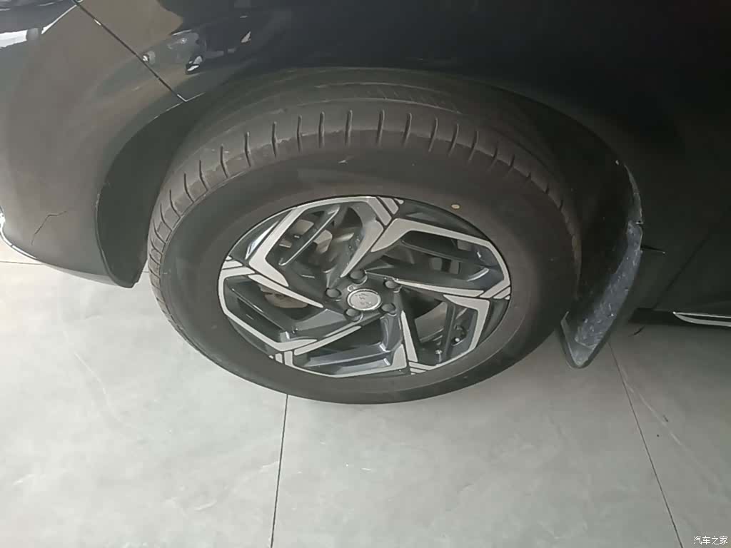 Hongqi HS3, 2025 23