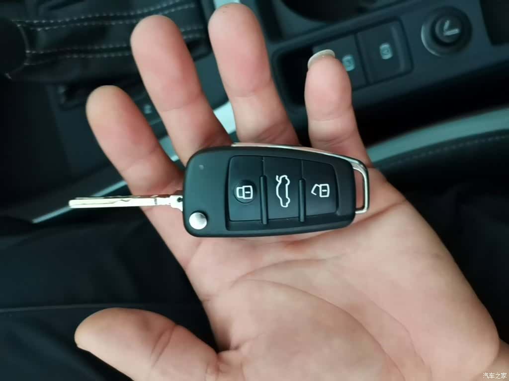Audi Q3, 2022 9