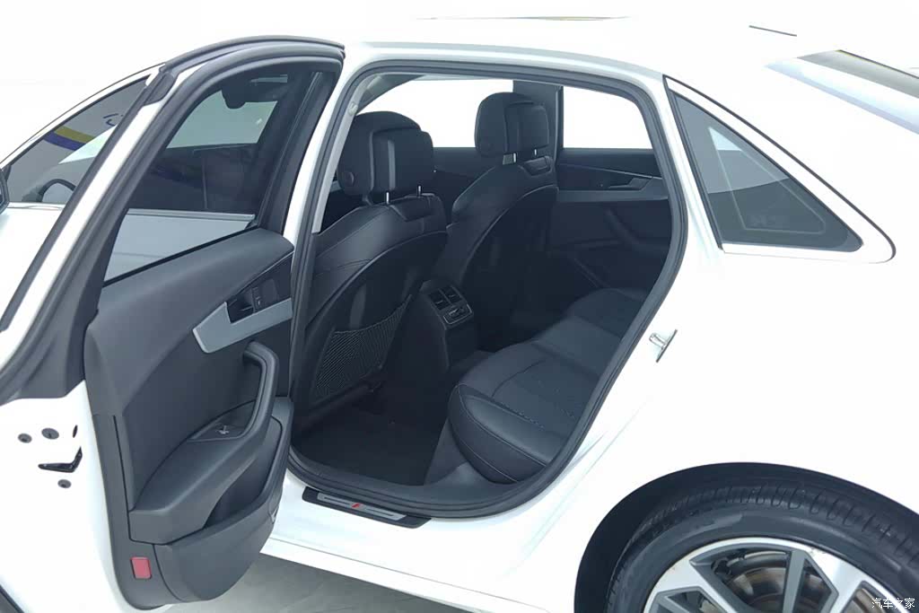 Audi A4L, 2018 11