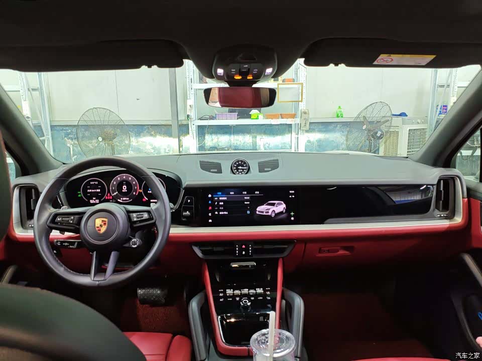 Porsche Cayenne, 2024 3